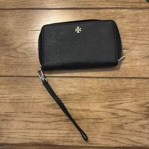 Tory Burch authentic black full zip wallet like new - no tags 4 x 6.5. 1 owner